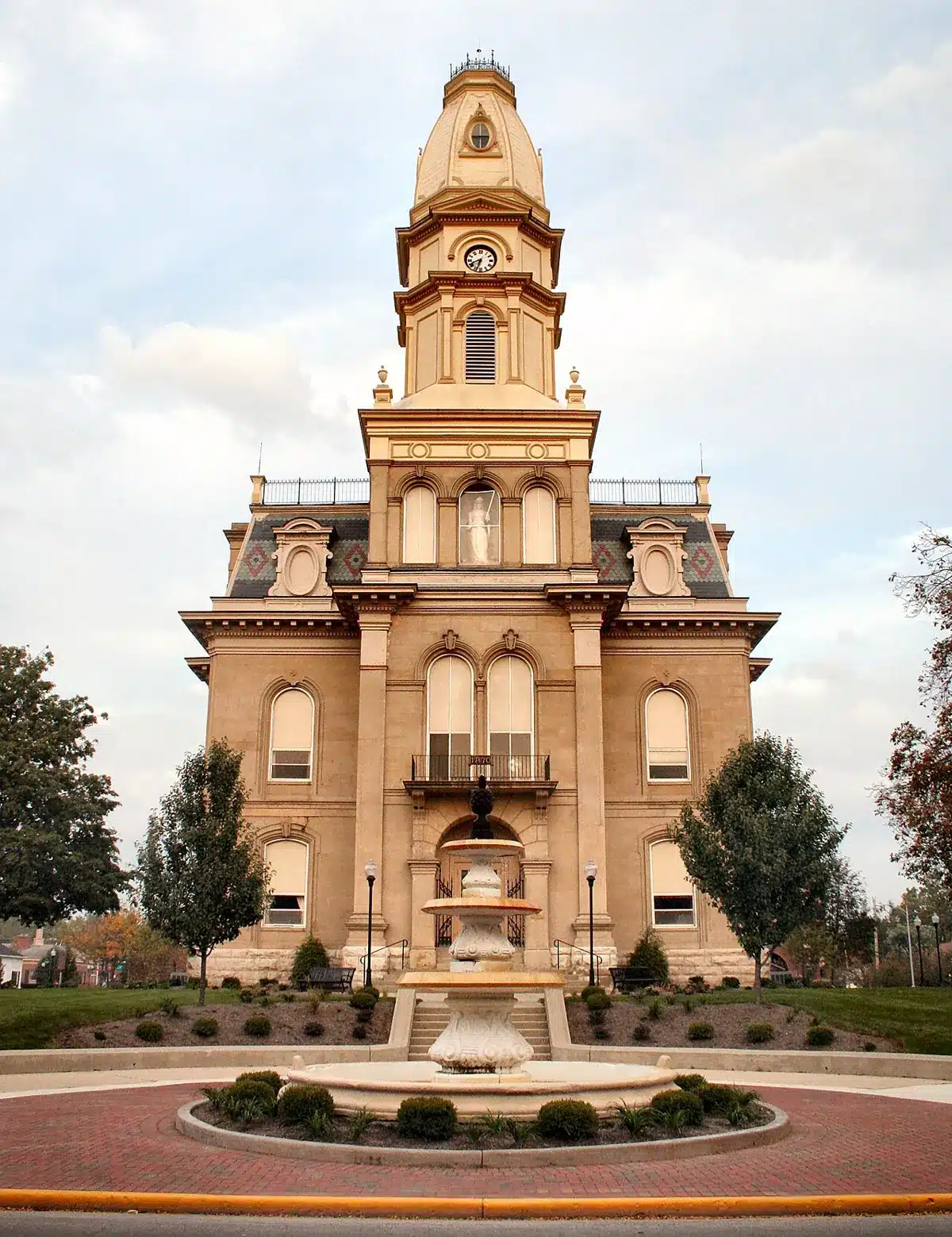 Bellefontaine Bail Bonds 7 Logan County Courthouse in Bellefontaine, Ohio, where many Bellefontaine bail bonds cases are heard